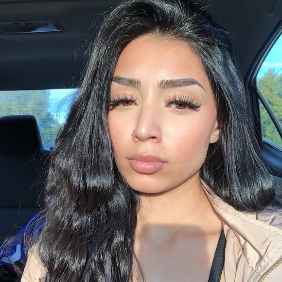 Meet your Posher, Anna - Picture 1 of 1